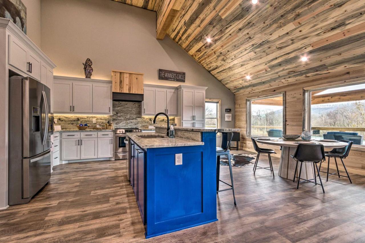 Upscale Riverfront Home With Beach And Fire Pit! Glenwood エクステリア 写真