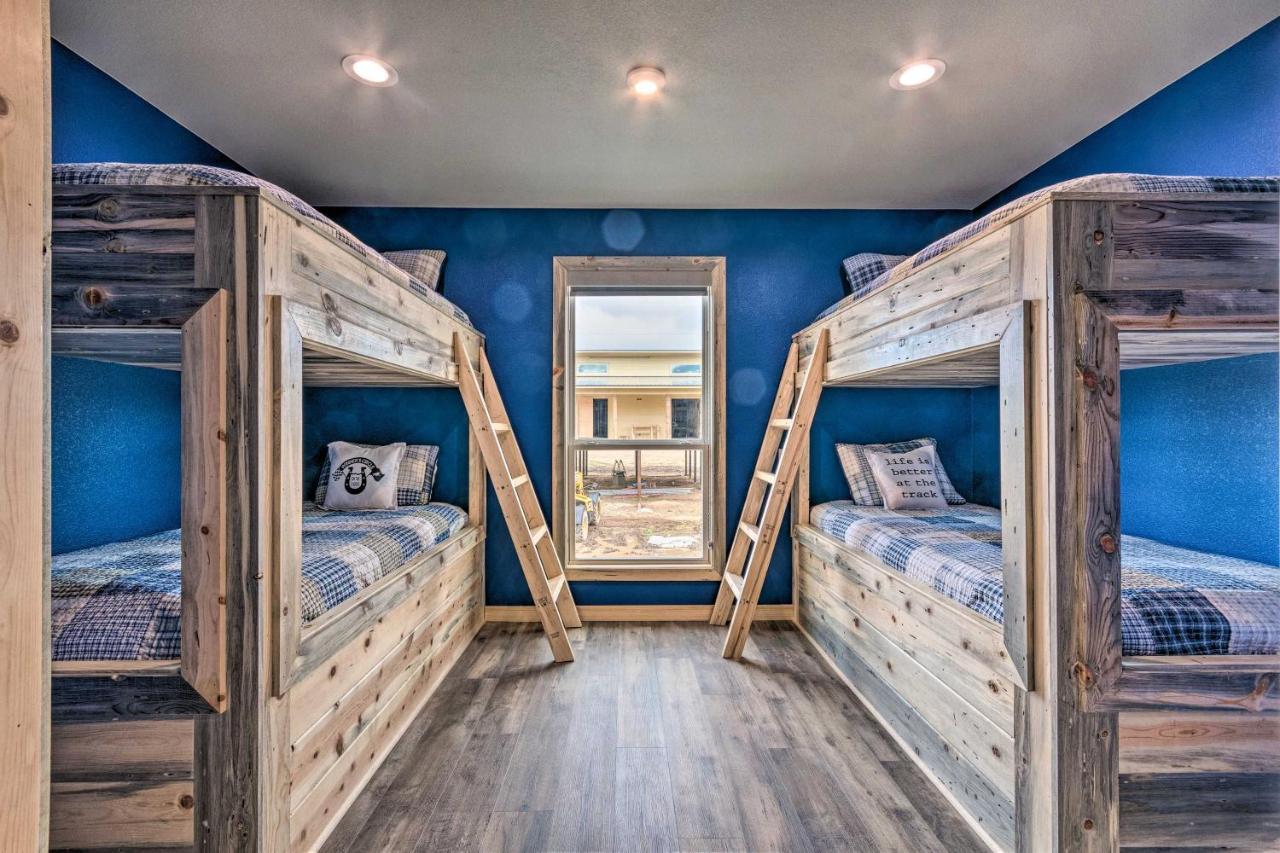 Upscale Riverfront Home With Beach And Fire Pit! Glenwood エクステリア 写真