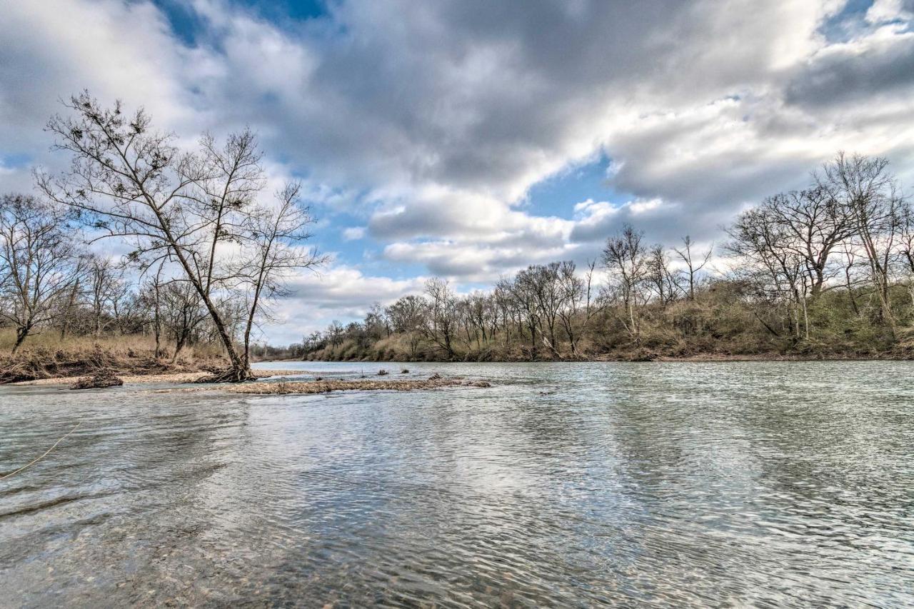 Upscale Riverfront Home With Beach And Fire Pit! Glenwood エクステリア 写真