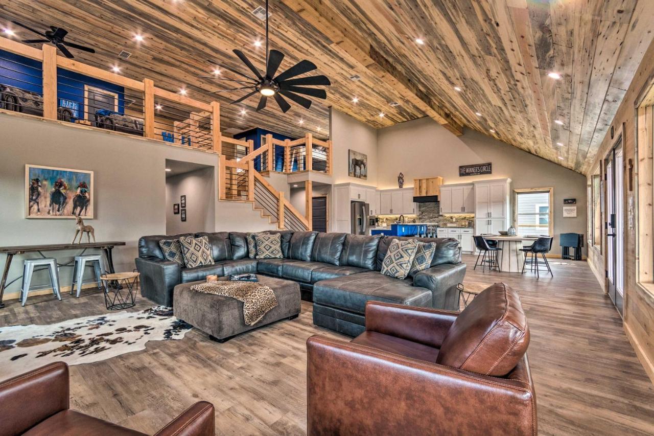 Upscale Riverfront Home With Beach And Fire Pit! Glenwood エクステリア 写真